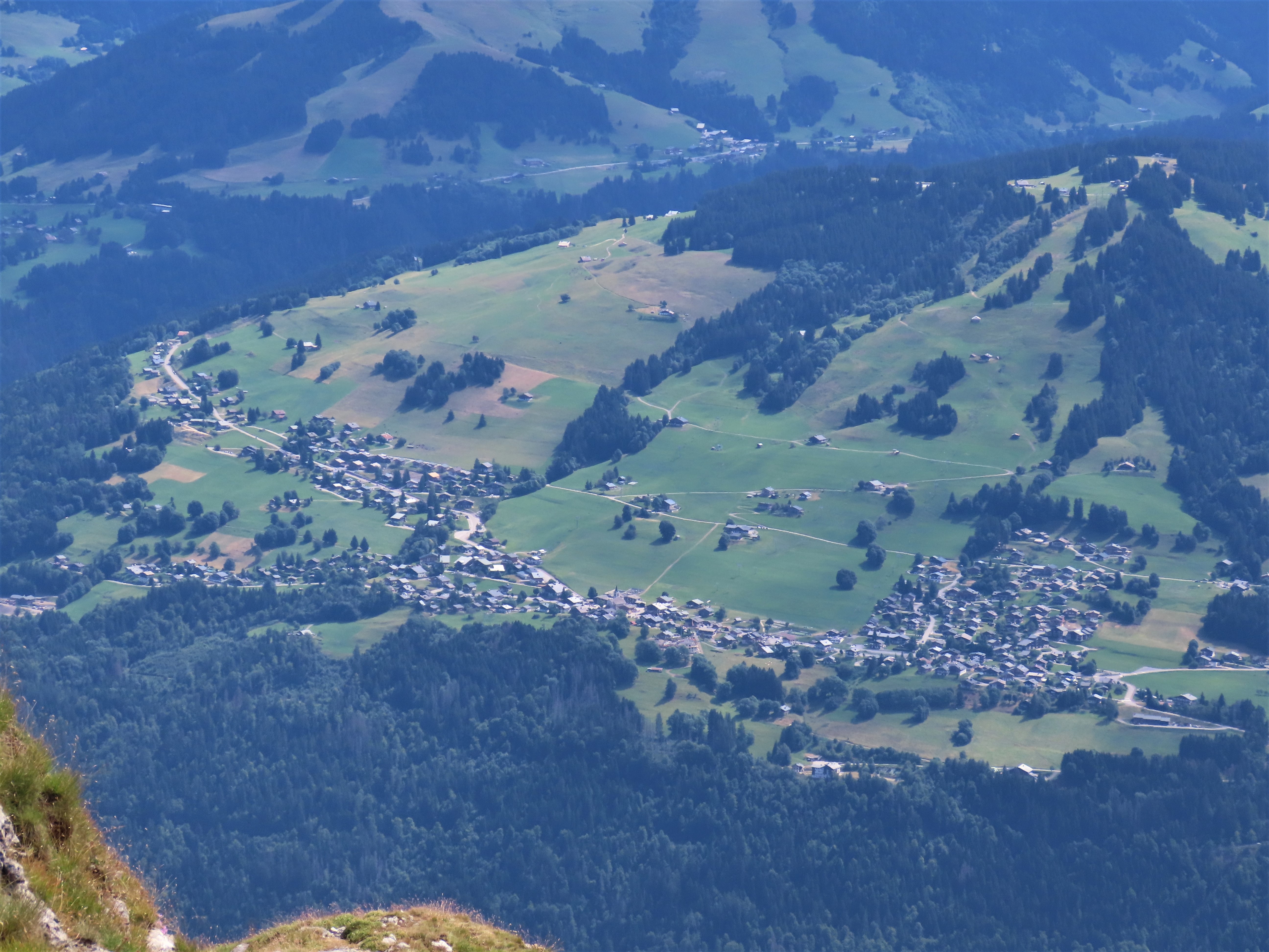 Crest-Voland / Cohennoz, village savoyard face au Mont Charvin, Espace Diamant
